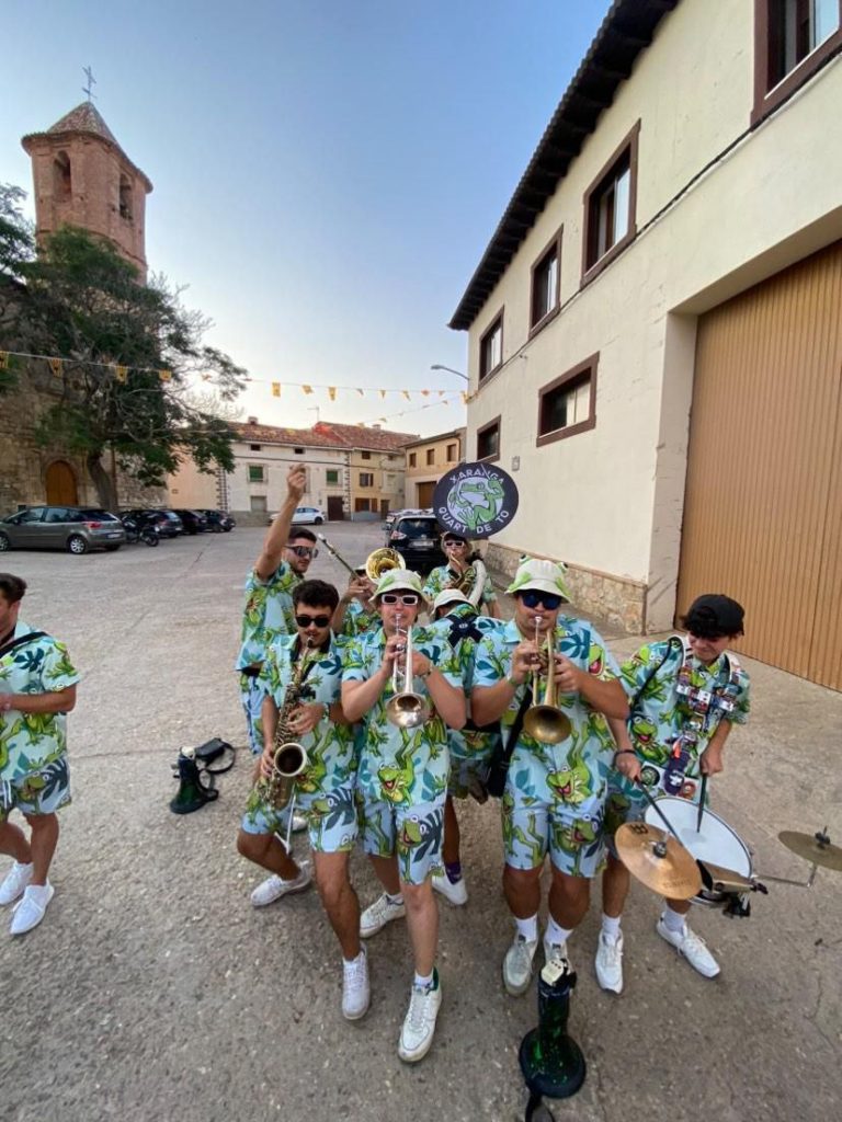 5861634146126907378 768x1024